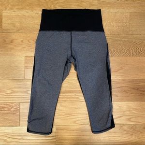 Lululemon - Size 8 - Legging Capri